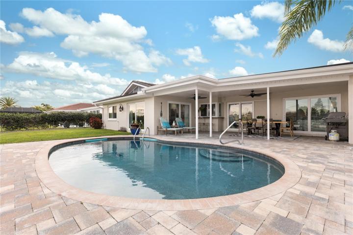 large covered lanai great for parties
