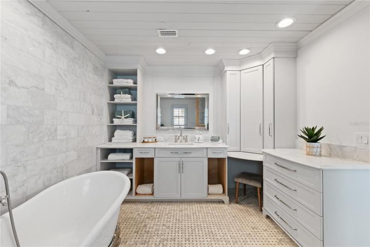plenty of counter and storage space