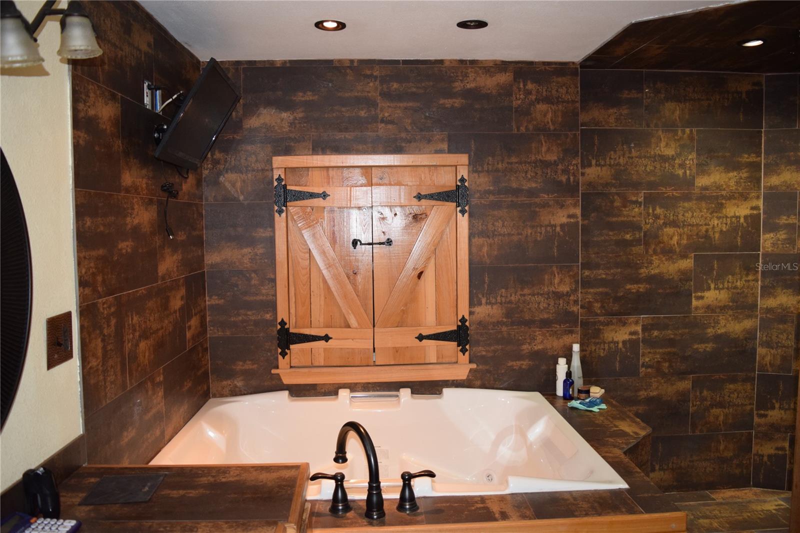 Primary ensuite jetted garden tub 2