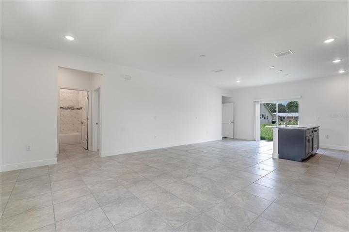 MODEL HOME