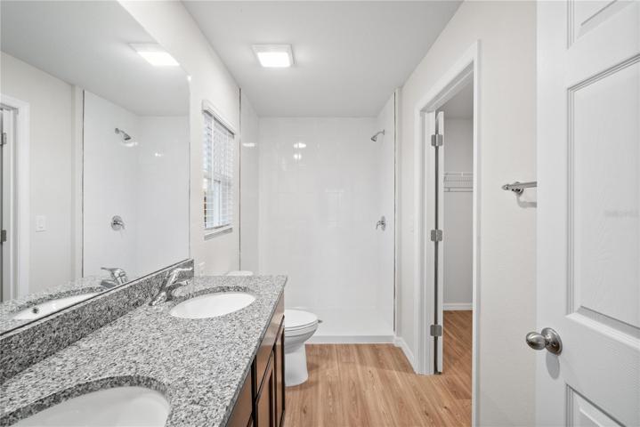 Masters Bathroom w/ dual sinks and granite counters