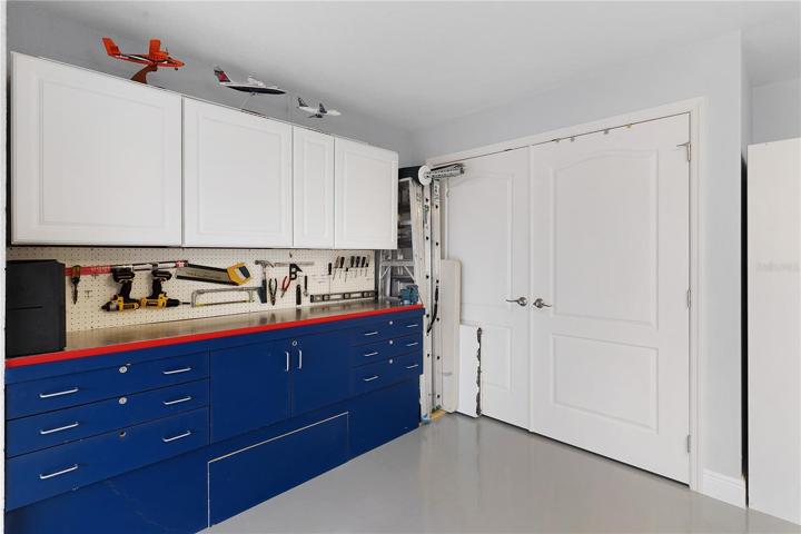 Work Bench in Garage