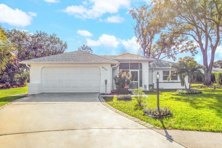Welcome home to Linkside Village of Highland Lakes!