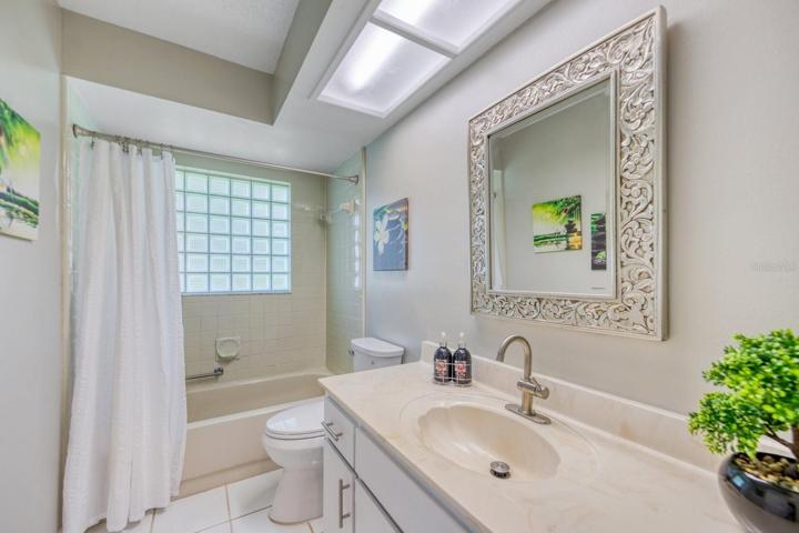 Hall/Guest bathroom w 2nd linen closet~