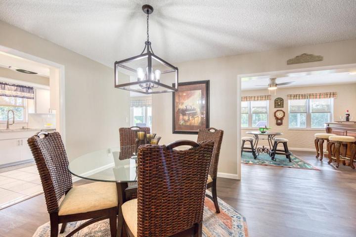 You will like the comfortable flow of this house~