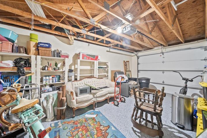 1 Car Garage