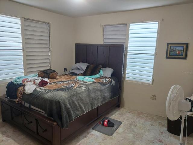 Bedroom Unit 1/Cuarto Unidad 1