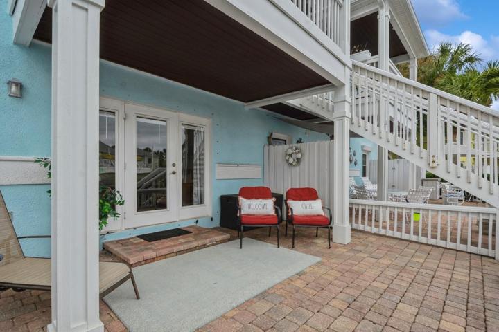 LARGE PATIO