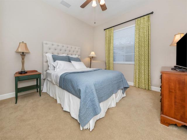 Guest Bedroom (First Floor)