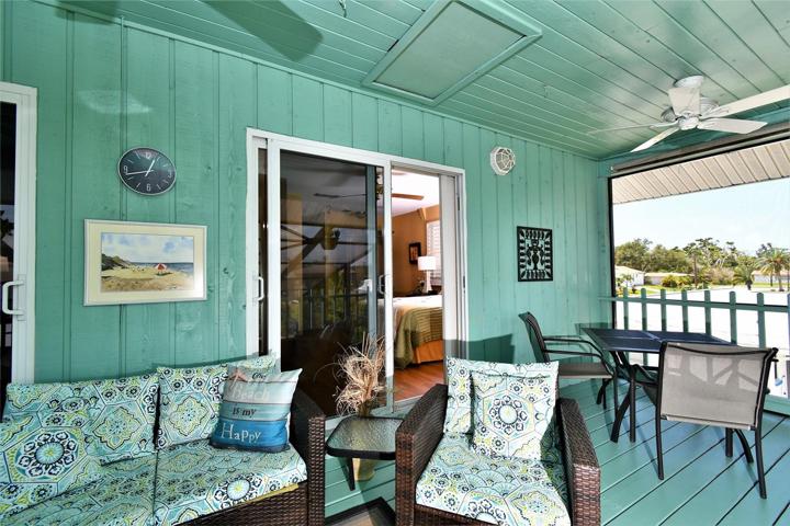 Upper deck with access to all the main rooms