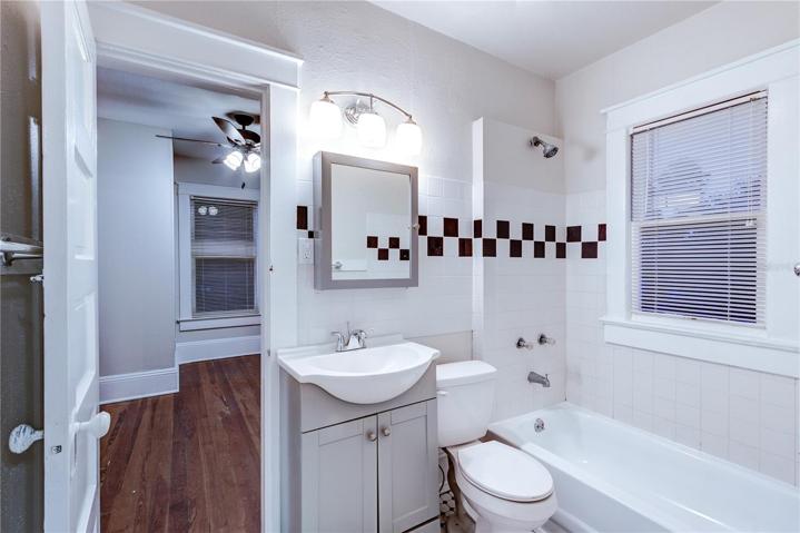 Jack n Jill Bath