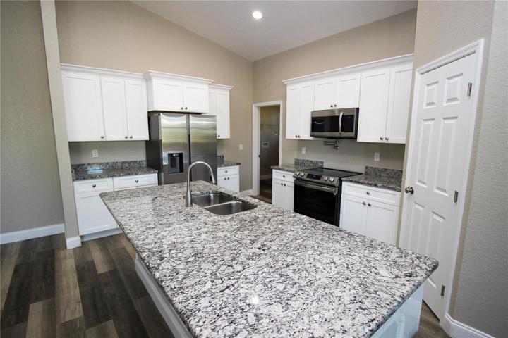 Kitchen with large island