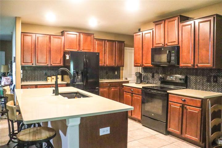 002 Kitchen