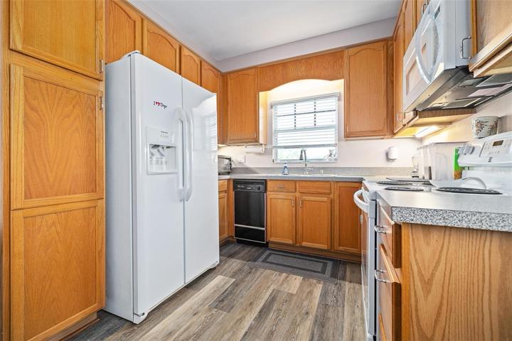 Guest apartment kitchen