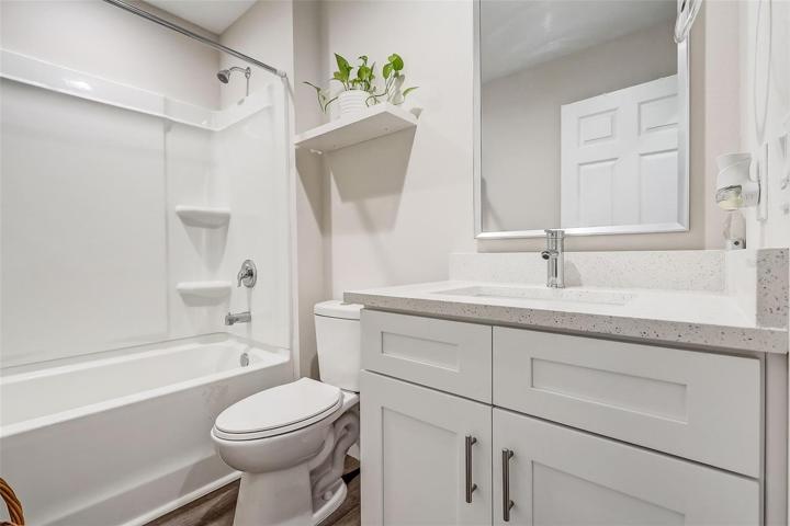 2nd Bathroom | Quartz Counters