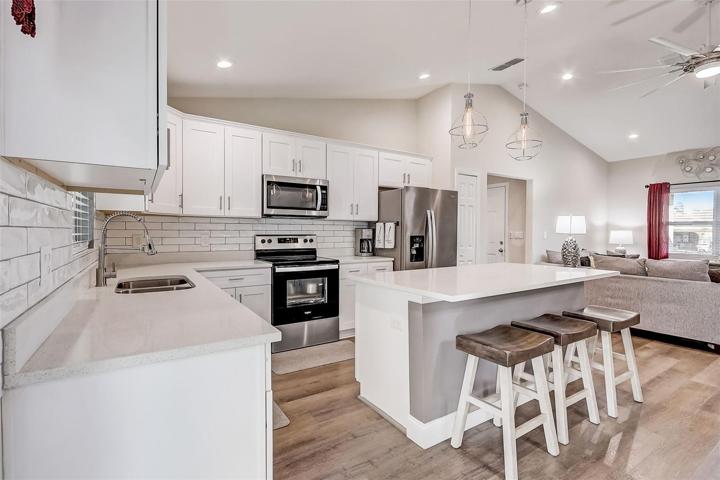 Custom Backsplash | Quartz Counters