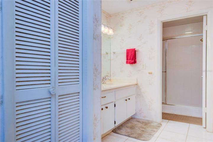 ENSUITE BATH AND LINEN CLOSET