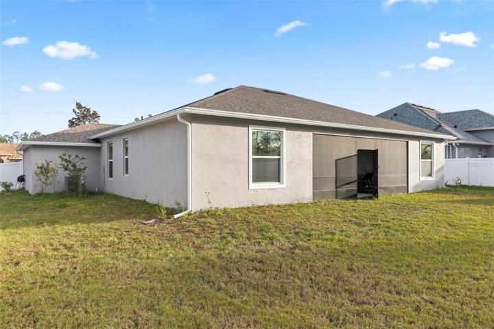 Large Fenced in Yard - Pet Friendly