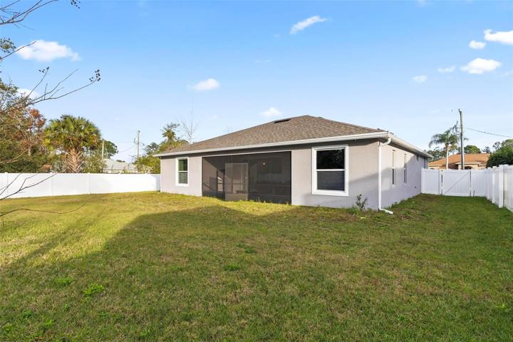 Large Fenced in Yard - Pet Friendly