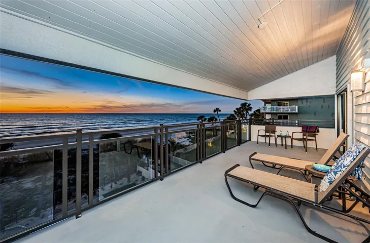 PH Unit #340 Enjoys Long Range Gulf Views Off Its 27 ' x 10 Gulf Front Balcony.