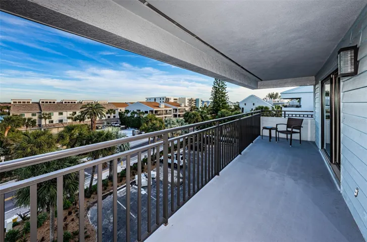 .. Rear Balcony - Top Floor / 3rd Floor has 27 x 5.5