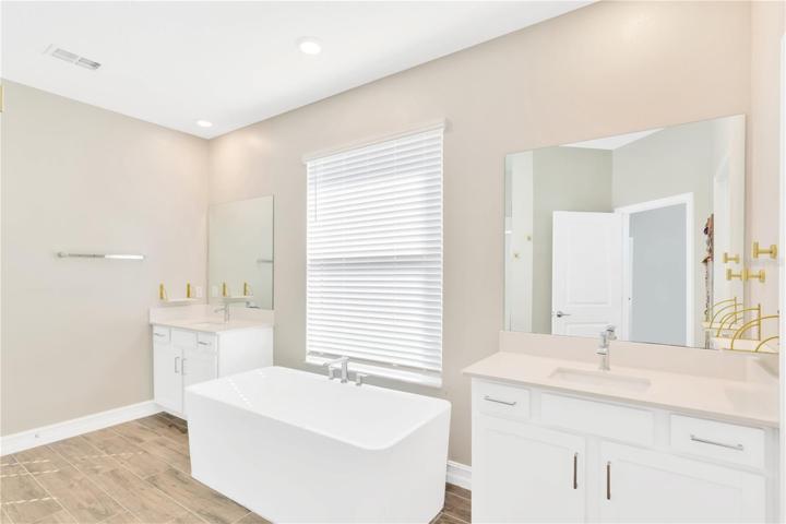 Owners bath