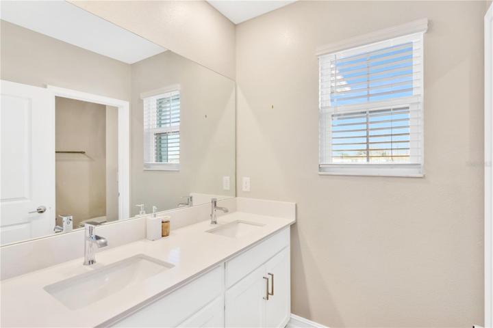 Upstairs hall bath