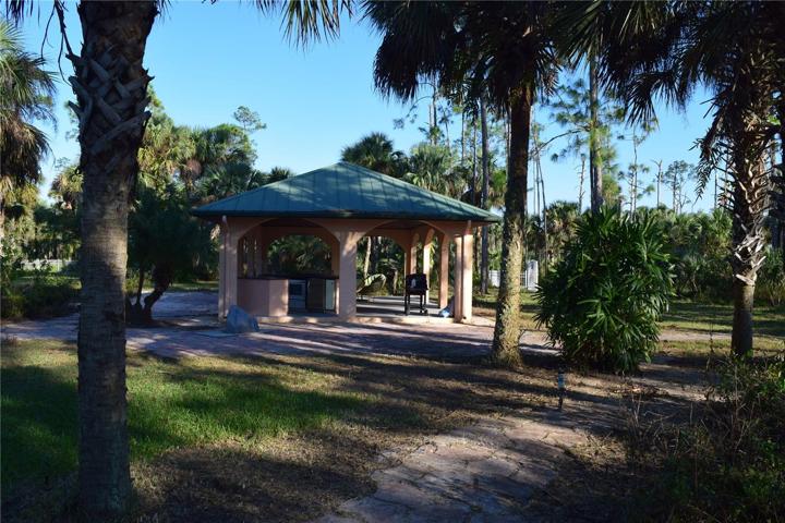outdoor kitchen