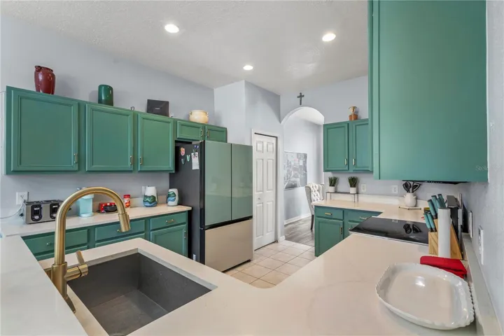 Kitchen - Fully Remodeled Cabinetry, Countertops with all brand new appliances.