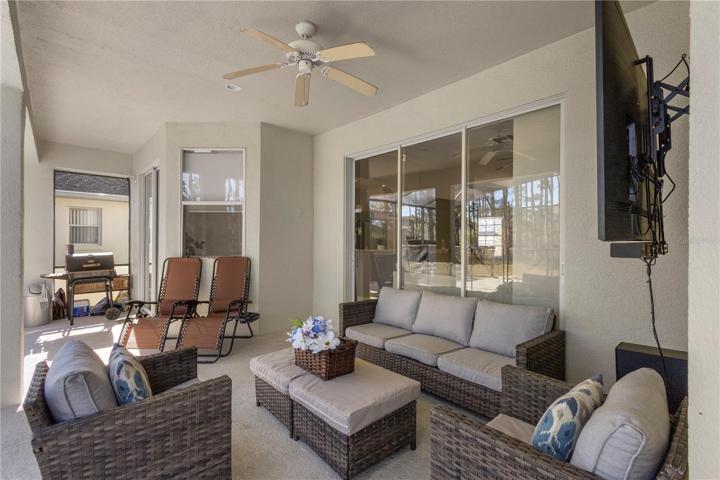 Outdoor - Indoor Living area