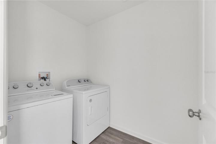 Comes with Washer & Dryer!