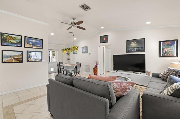 Spacious vaulted ceilings upon entry