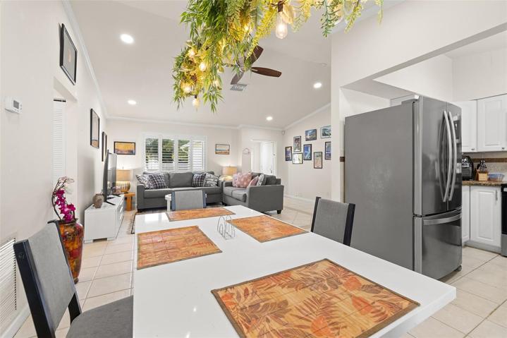 Seamless connection between the kitchen, dining and living area