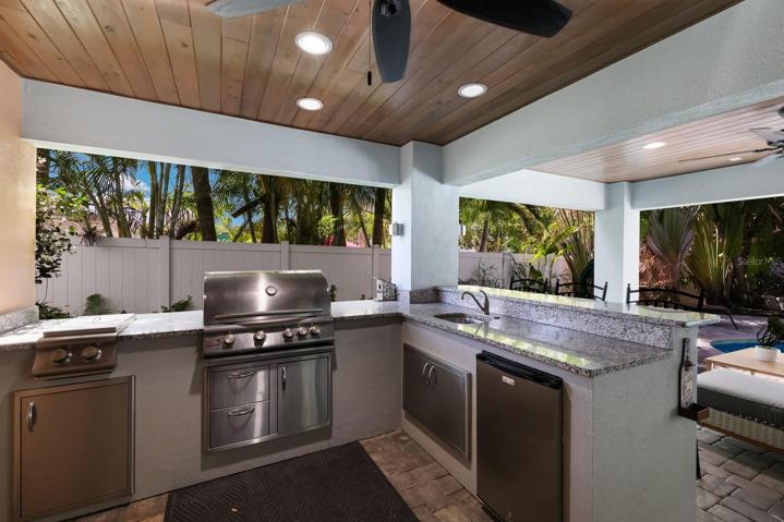 Outdoor Kitchen