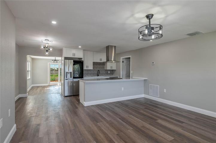 LIVING/ DINING COMBO