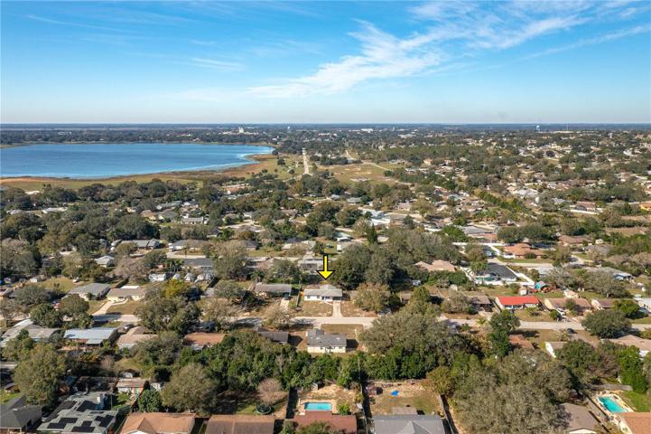 JUST STEPS AWAY LAKE WAILES & CITY PARKS