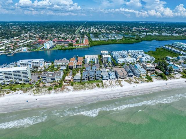 Weekly rentals are allowed making this a great investment property too