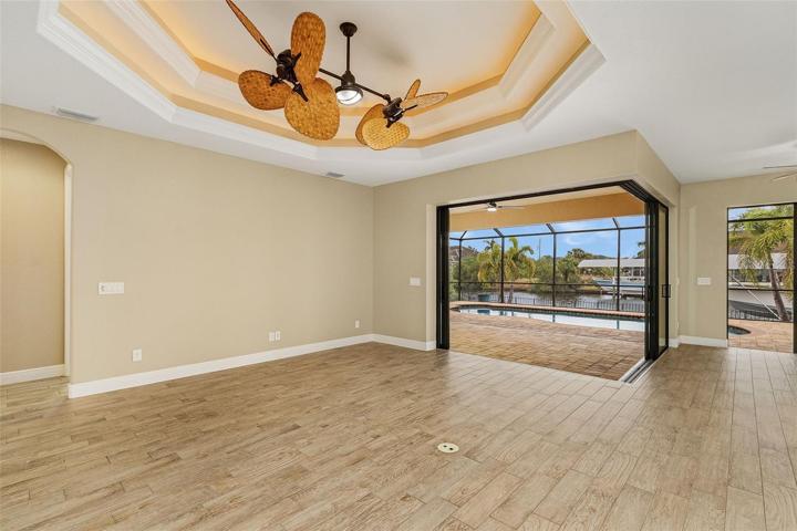 Living Room w/Lighted Tray Ceiling