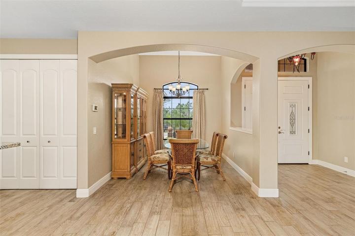 Formal Dining Room w/Vaulted Ceiling