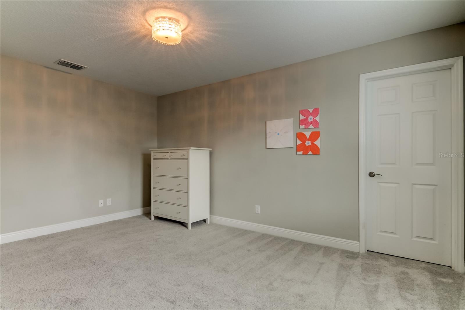 Secondary bedroom