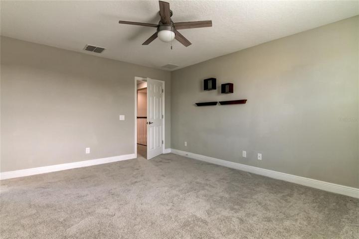 Secondary bedroom