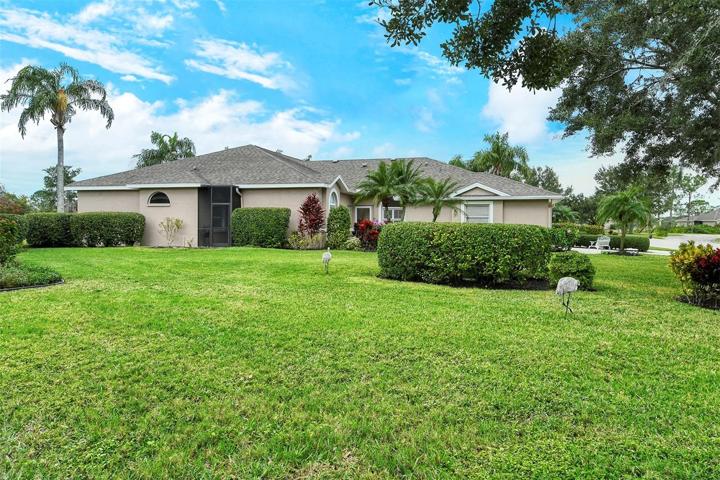 Side of Clubhome