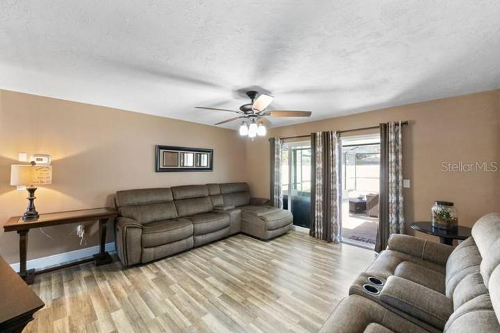 LIVING/FAMILY ROOM