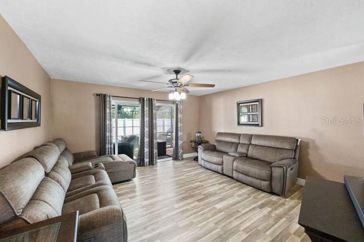 LIVING/FAMILY ROOM