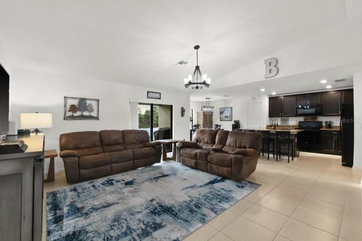 Spacious great room with 16