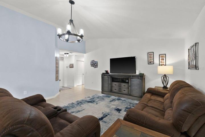 Spacious great room with 16