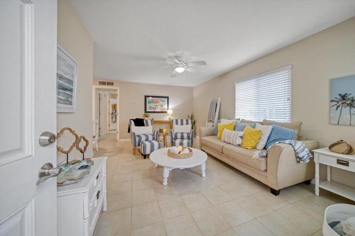 Large living space with plenty of seating for all o your guests. Neutral pallet to add tour own touch!