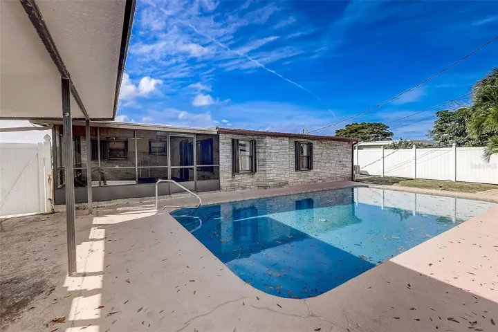 Lovely Pool and Backyard