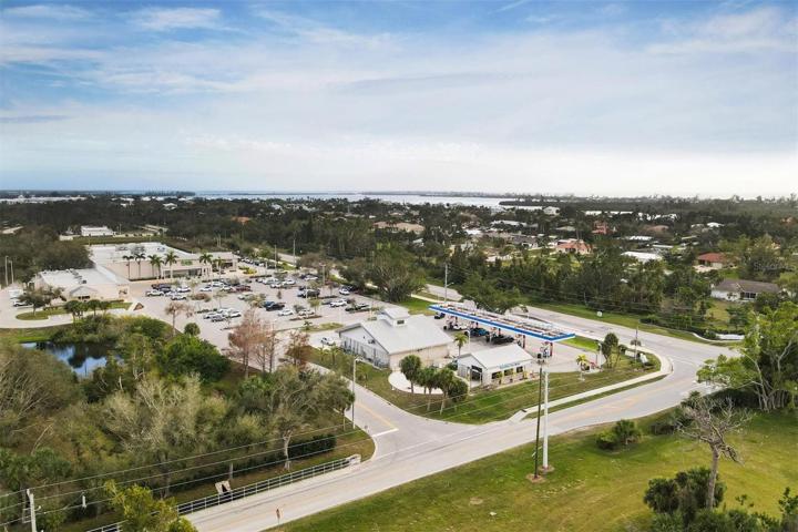 Busy Publix Cape Haze shopping center with Publix