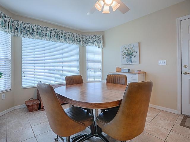 Kitchen Dining Area